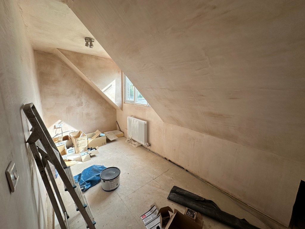 Lot: 127 - FOUR-BEDROOM DETACHED HOUSE IN NEED OF WORKS - Bedroom located on the first floor